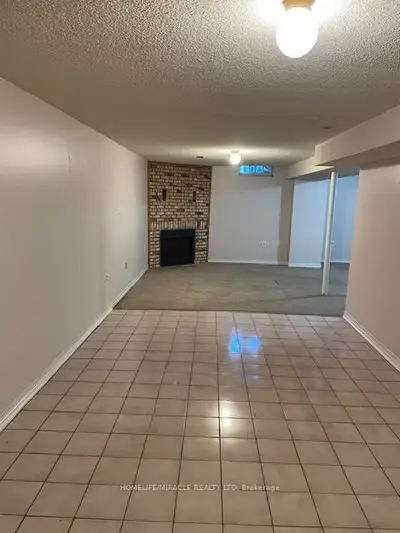 5547 River Grove Avenue, Mississauga, On L5m 3t6