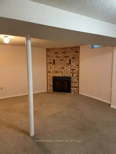 5547 River Grove Avenue, Mississauga, On L5m 3t6