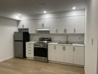 42 Education Road, Brampton, On L6p 3r7