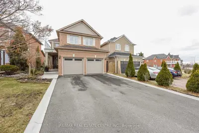 764 Avocado Crescent, Mississauga, On L5w 1h4