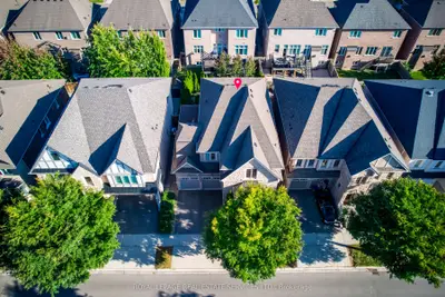 144 North Park Boulevard, Oakville, On L6m 0w6