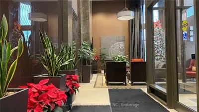 385 Prince Of Wales Drive 1305, Mississauga, On L5b 0c8