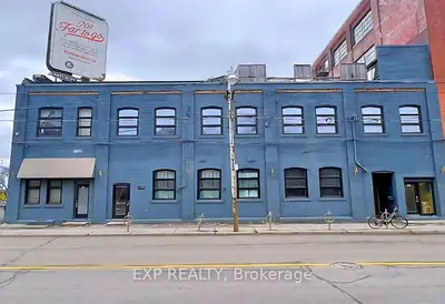 2480 Dundas Street W 2474, Toronto, On M6p 1w9