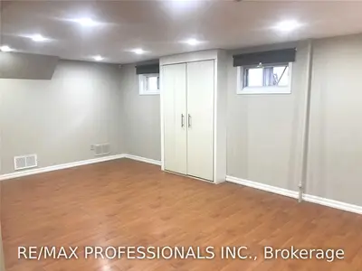 1582 Otterby Road Bsmt, Mississauga, On L4x 1w7