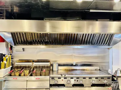 47 Lakeshore Road E, Mississauga, On L5g 1c9