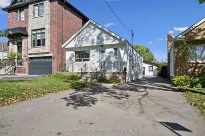 20 Braeburn Avenue, Toronto, On M9p 2j3