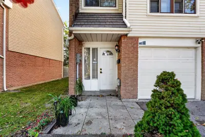 6 Ellerslie Road, Brampton, On L6t 4c2