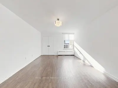 360 Ridelle Ave Avenue 2301, Toronto, On M6b 1k1
