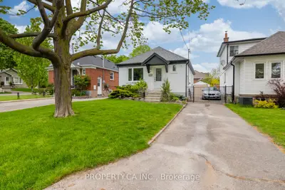 44 Daniels Street, Toronto, On M8y 1m1