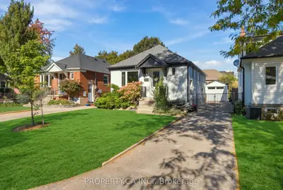 44 Daniels Street, Toronto, On M8y 1m1