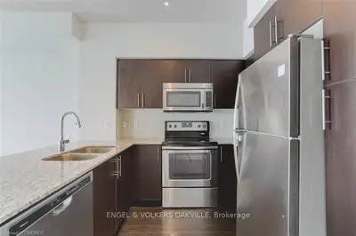 65 Speers Road 710, Oakville, On L6k 0j1