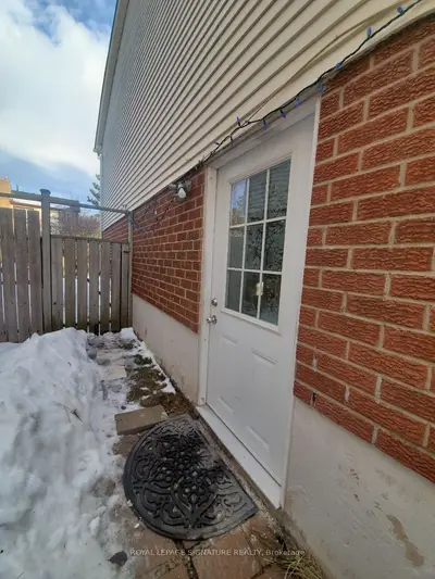 6303 Plowmans Heath, Mississauga, On L5n 3w1