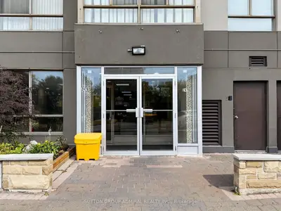 2470 Eglinton Avenue 1108, Toronto, On M6m 5e7