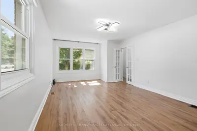 26 Magwood Court, Toronto, On M6s 2m5