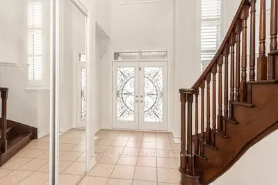 20 Aldersgate Drive, Brampton, On L7a 4a9