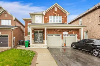 20 Aldersgate Drive, Brampton, On L7a 4a9