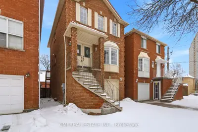 3 Forest Point Drive, Toronto, On M6m 5e8