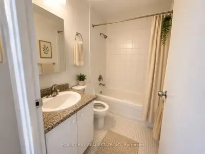 1276 Islington Avenue 318, Toronto, On L6w 1a1