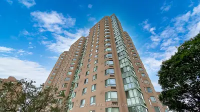 41 Markbrook Lane 906, Toronto, On M9v 5e6