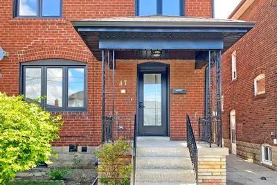 47 Chamberlain Avenue, Toronto, On M6e 4j9