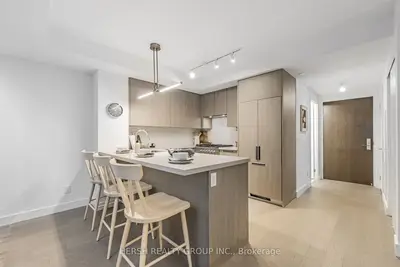 160 Kingsway Crescent 101, Toronto, On M8x 0b5