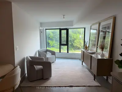 160 Kingsway Crescent 211, Toronto, On M8x 0b5