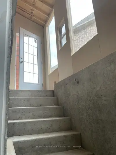 12 Tetra Court Bsmt, Brampton, On L6x 5l9