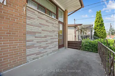 7 Daystrom Drive, Toronto, On M9m 2a8