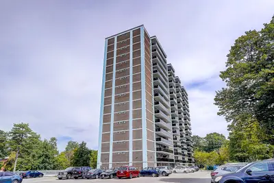 235 Grandravine Drive 201, Toronto, On M3n 1j2