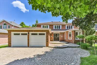 2216 Dunvegan Avenue, Oakville, On L6j 6p7