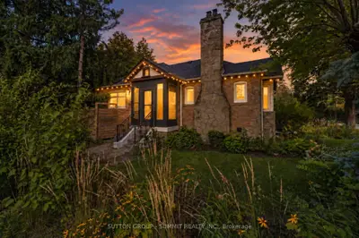 32 Ellis Avenue, Toronto, On M6s 2x1