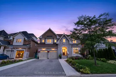 6 Ayrshire Court, Brampton, On L6z 0g6