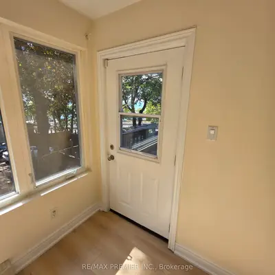1487 King Street W 103 - Upper, Toronto, On M6k 1j4