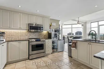 9 George Street Ph01, Brampton, On L6y 0t6