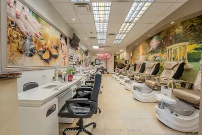 1 Steeles Avenue 11, Brampton, On L6w 4j6