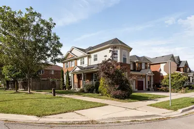 802 Stark Circle, Milton, On L9t 6y7