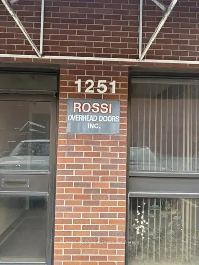1251 Kamato Road, Mississauga, On L4w 2m2