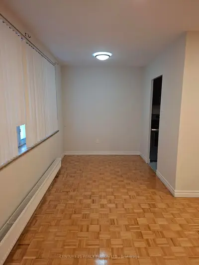 2202 Weston Road 205, Toronto, On M9n 1y3