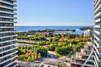 33 Shore Breeze Drive 1801, Toronto, On M8v 0g1