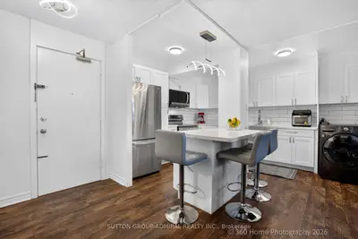 80 Grandravine Drive 202, Toronto, On M3j 1b2