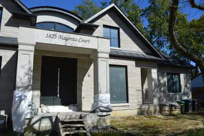 1623 Magenta Court, Mississauga, On L5g 3a6
