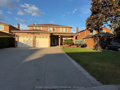 4175 Starlight Crescent, Mississauga, On L4w 4r1