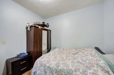 1063 Dufferin Street, Toronto, On M6h 4b5