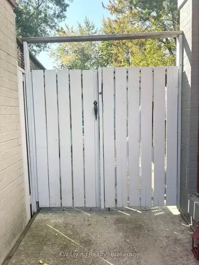 18 Jensen Square Basement, Brampton, On L6s 2n2