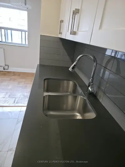 1305 Wilson Avenue 412, Toronto, On M3m 1j2