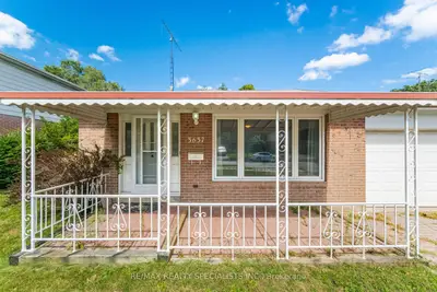 3637 Chiplow Road, Mississauga, On L4x 2r1
