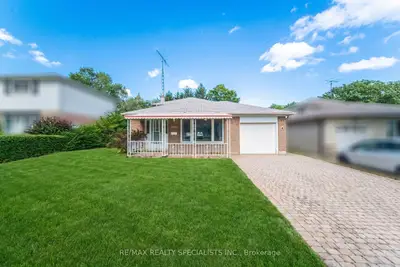 3637 Chiplow Road, Mississauga, On L4x 2r1