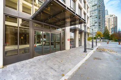 36 Elm Drive 3007, Mississauga, On L5b 0n3