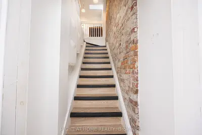 725 Indian Road, Toronto, On M6p 2e2