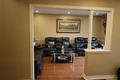 22 Novella Place, Brampton, On L6s 5x1